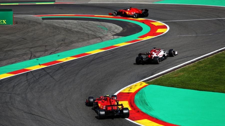 Equipe não tinha os dois carros completando uma corrida sem pontuar desde 2010 - Dan Istitene - Formula 1/Formula 1 via Getty Images