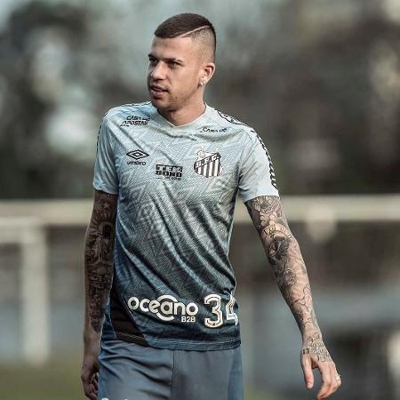 Jobson em treino do Santos no CT Rei Pelé - Ivan Storti