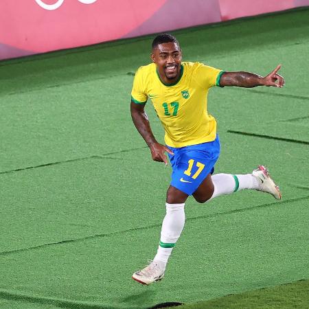 Malcom marca o segundo gol do Brasil contra a Espanha na final olímpica - STOYAN NENOV/REUTERS