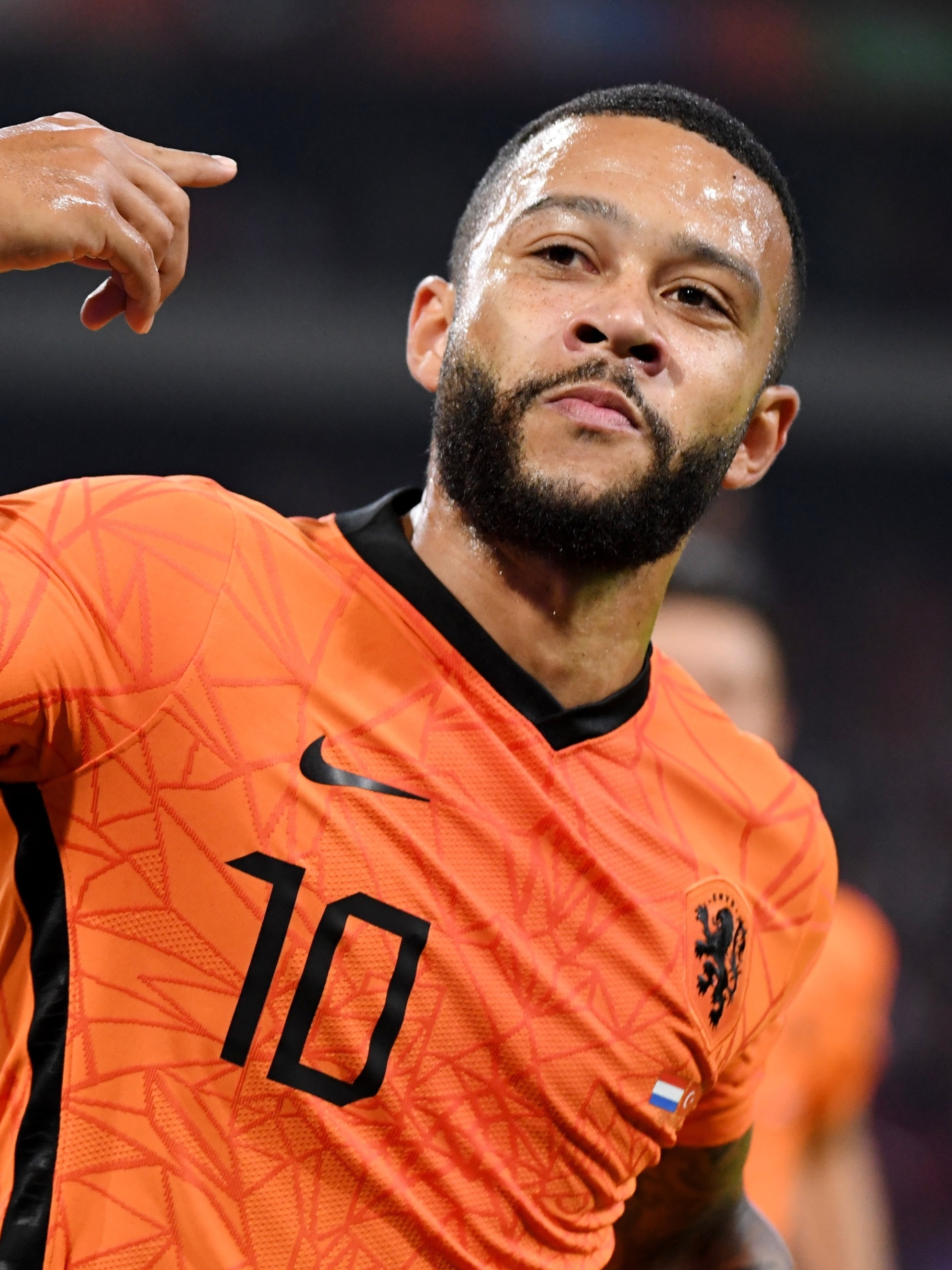 Memphis Depay da Holanda, comemora o seu gol durante a partida