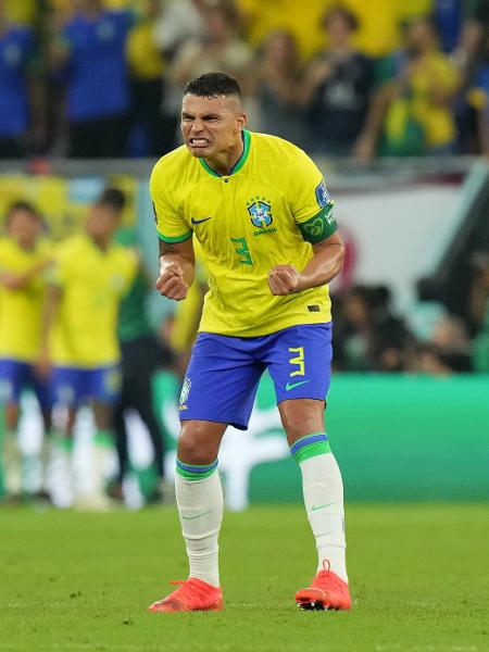 Thiago Silva durante partida da seleção brasileira contra a Suíça na Copa do Mundo - Jonathan Brady/PA Images via Getty Images