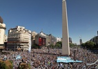 Marca leva cervejas não vendidas durante a Copa do Mundo para a Argentina - Emiliano LASALVIA / AFP