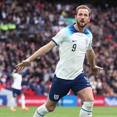 Harry Kane comemora gol da Inglaterra contra a Ucrânia nas Eliminatórias para a Euro 2024 - James Williamson - AMA/Getty Images