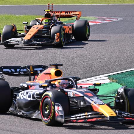 Max Verstappen, da Red Bull, seguido por Lando Norris, da McLaren, durante o GP do Japão, em Suzuka