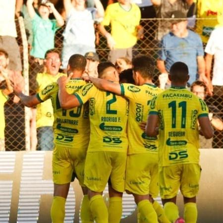 Jogadores do Mirassol comemoram gol sobre o Santos, pelo Paulistão - José Luiz Silva/Ag. Paulistão