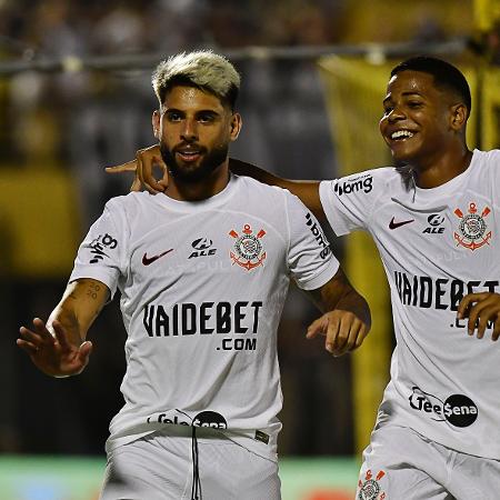 Yuri Alberto, do Corinthians, comemora seu gol contra o São Bernardo, pela Copa do Brasil