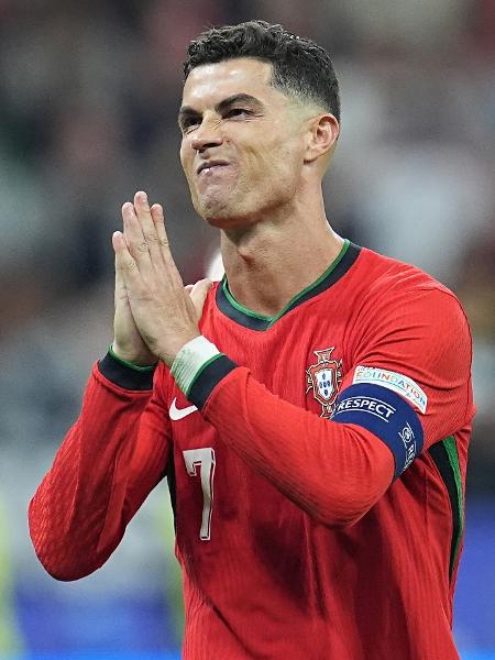 Cristiano Ronaldo celebra pênalti convertido após desperdiçar cobrança no tempo normal em Portugal x Eslovênia