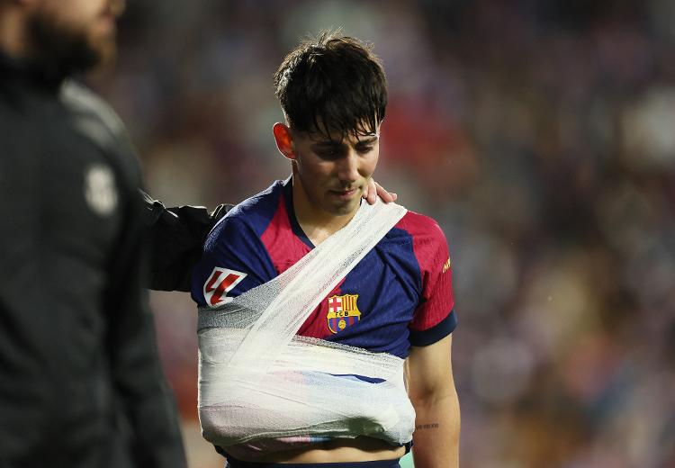 Daniel Rodríguez deixou Valladolid x Barcelona, jogo do Campeonato Espanhol, com braço imobilizado Daniel Rodríguez deixou Valladolid x Barcelona, jogo do Campeonato Espanhol, com braço imobilizado