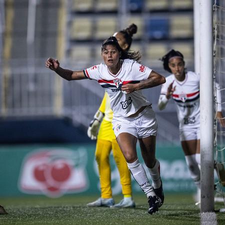 São Paulo vira nos acréscimos e vence o Corinthians no Paulistão Feminino São Paulo vira nos acréscimos e vence o Corinthians no Paulistão Feminino