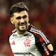 Fla elimina Inter após atraso por papel picado e fecha trilogia com 100%