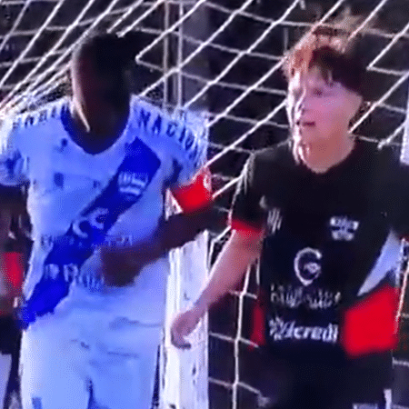 Jogador do Batel, do Paraná, xinga zagueiro do Nacional-PR de "macaco"