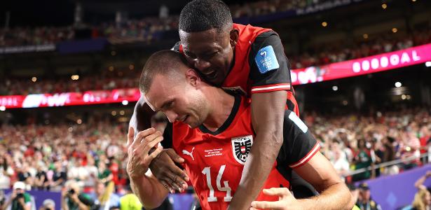 Argélia e Áustria empatam em 3 a 3 e ambas se classificam na Copa