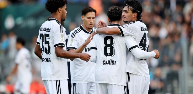 Após vexame em amistoso, Frankfurt crava 11 a 0 e bate recorde na Alemanha