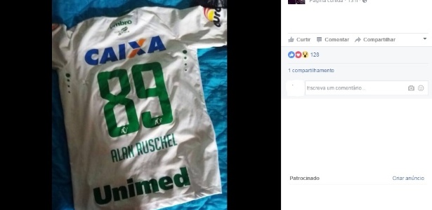 A camisa que Alan Ruschel teria usado contra o Palmeiras no Campeonato Brasileiro - Reprodução/Facebook 