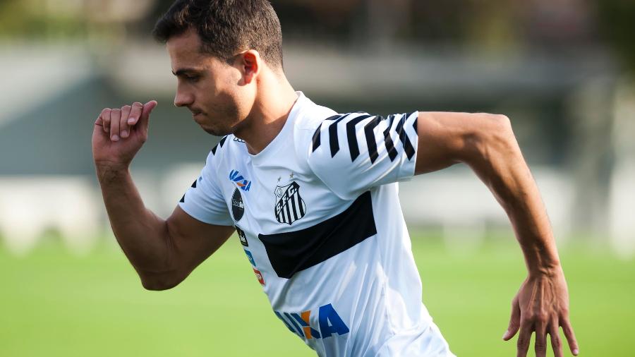 Nilmar durante treino do Santos, em 2017; jogador foi diagnosticado com depressão no mesmo ano - Divulgação Santos