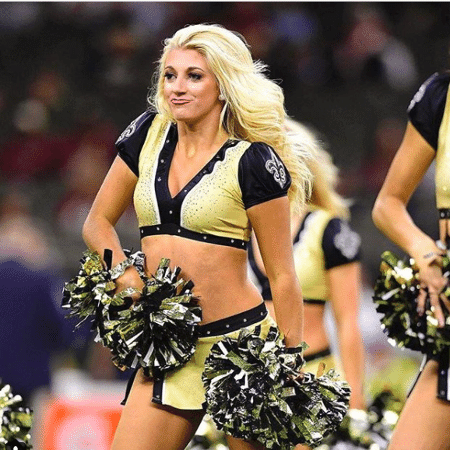 A ex-líder de torcida Bailey Davis, do New Orleans Saints, em partida da equipe - Reprodução/Instagram
