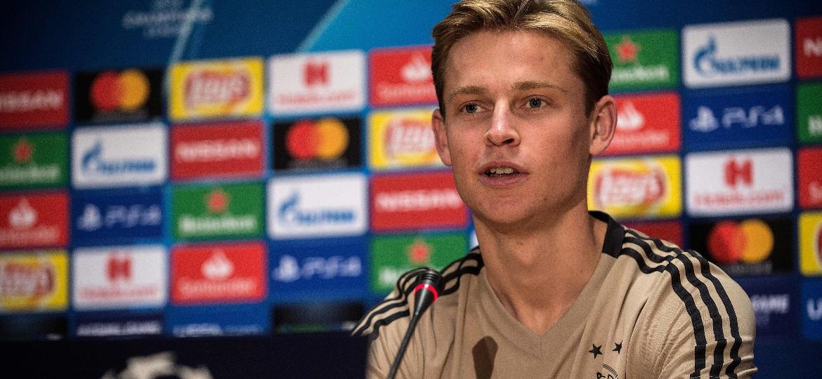 Frenkie De Jong, jogador do Ajax - ANGELOS TZORTZINIS / AFP
