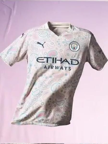 Manchester City lança nova camisa três e internautas não perdoam - Reprodução/Twitter