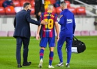 Barcelona confirma lesão na coxa de Alba e não dá prazo para retorno - David Ramos/Getty Images