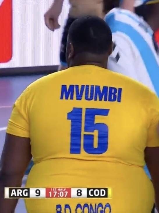 Pivô de 130kg marca quatro gols e é destaque da República do Congo no  Mundial de handebol, handebol