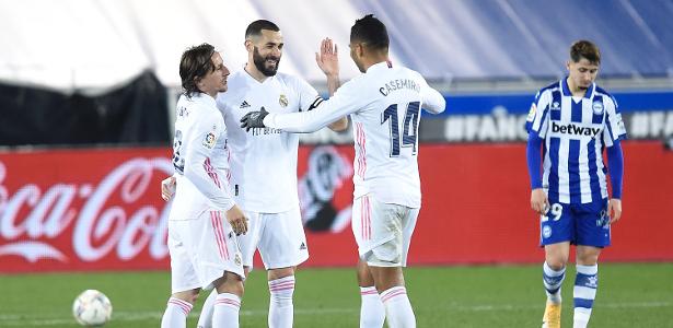 Com dois de Benzema, Real Madrid goleia Alavés por 4 a 1 pelo Espanhol