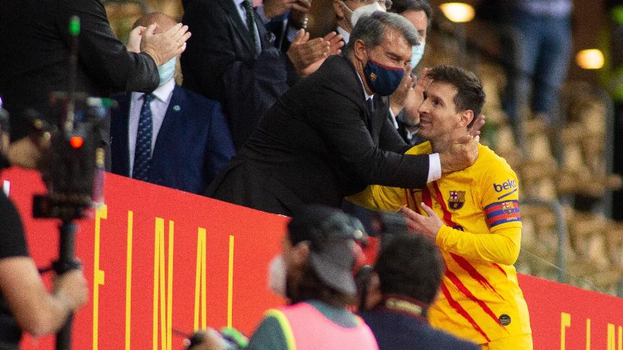 Messi e o presidente do Barcelona, Joan Laporta - Joaquin Corchero / Europa Press Sports via Getty Images