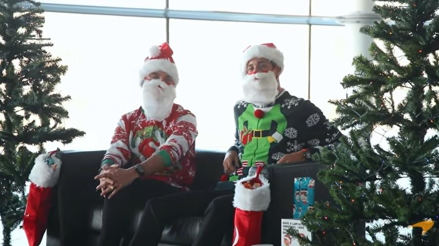 Lando Norris e Daniel Ricciardo em vídeo de Natal produzido pela McLaren para o YouTube   - Reprodução
