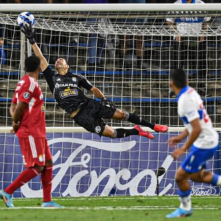 Nunez marca contra o Sporting Cristal - MARTIN BERNETTI/AFP