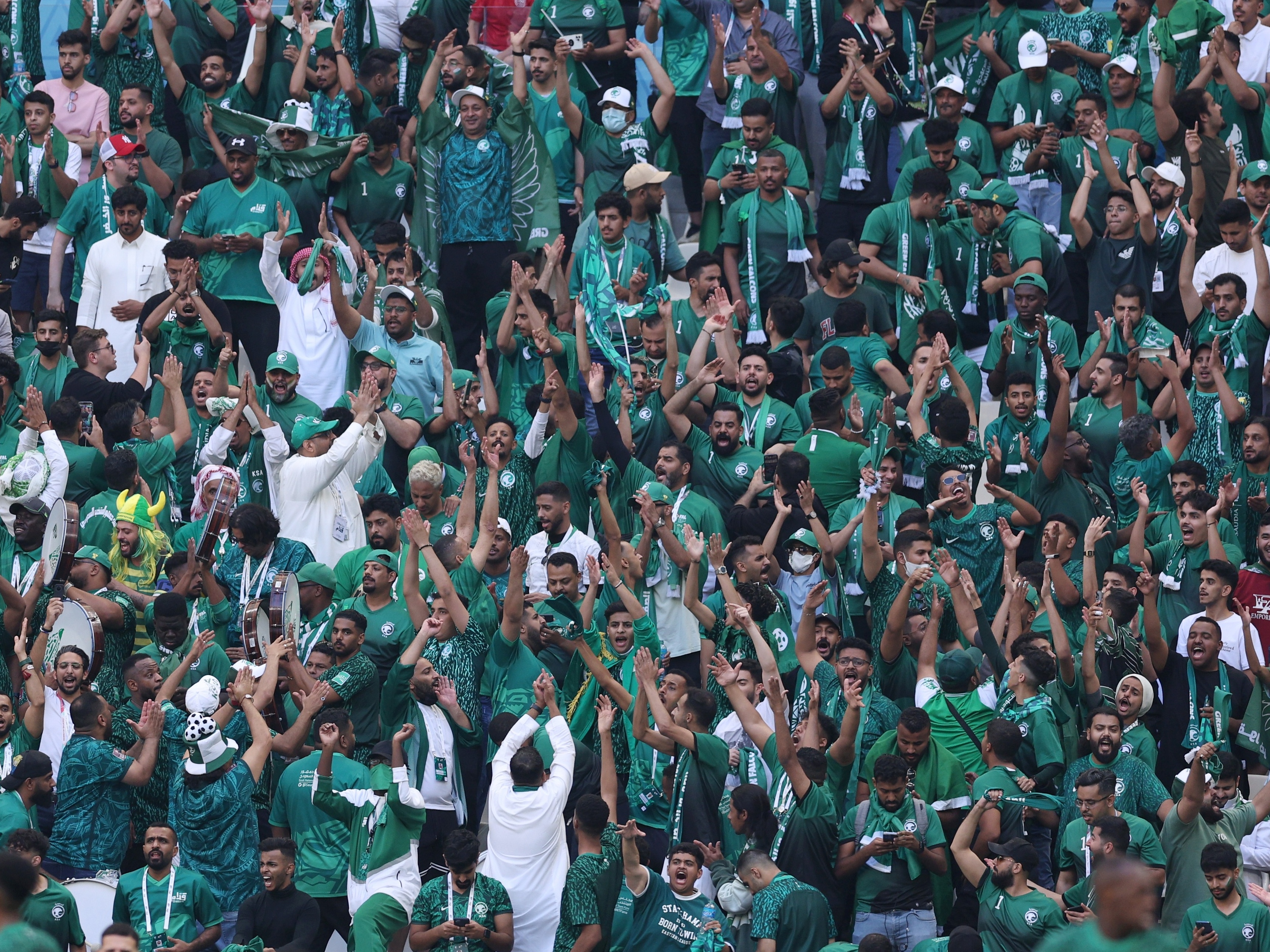 Com fúria, torcida saudita raiz engole Messi e a Argentina inteira