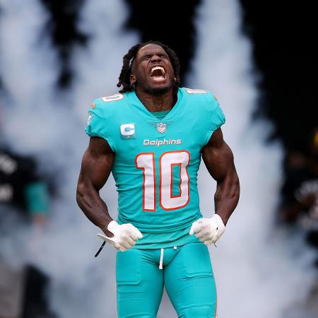 Tyreek Hill, trocado pelos Chiefs, foi um dos melhores wide receivers da NFL em 2022 com o Miami Dolphins.