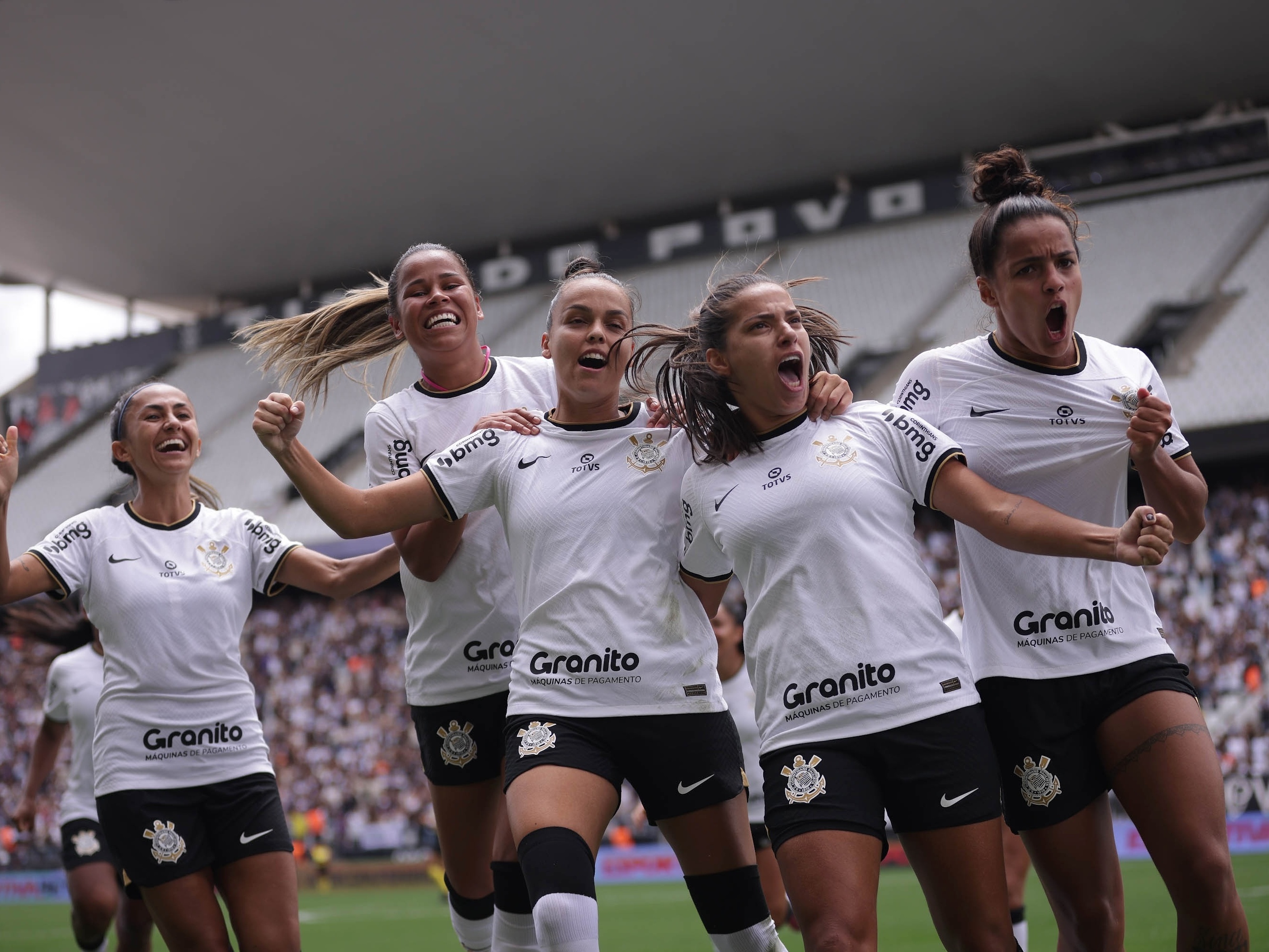Corinthians mostra todos os afetos que o futebol feminino pode mobilizar -  12/02/2023 - UOL Esporte