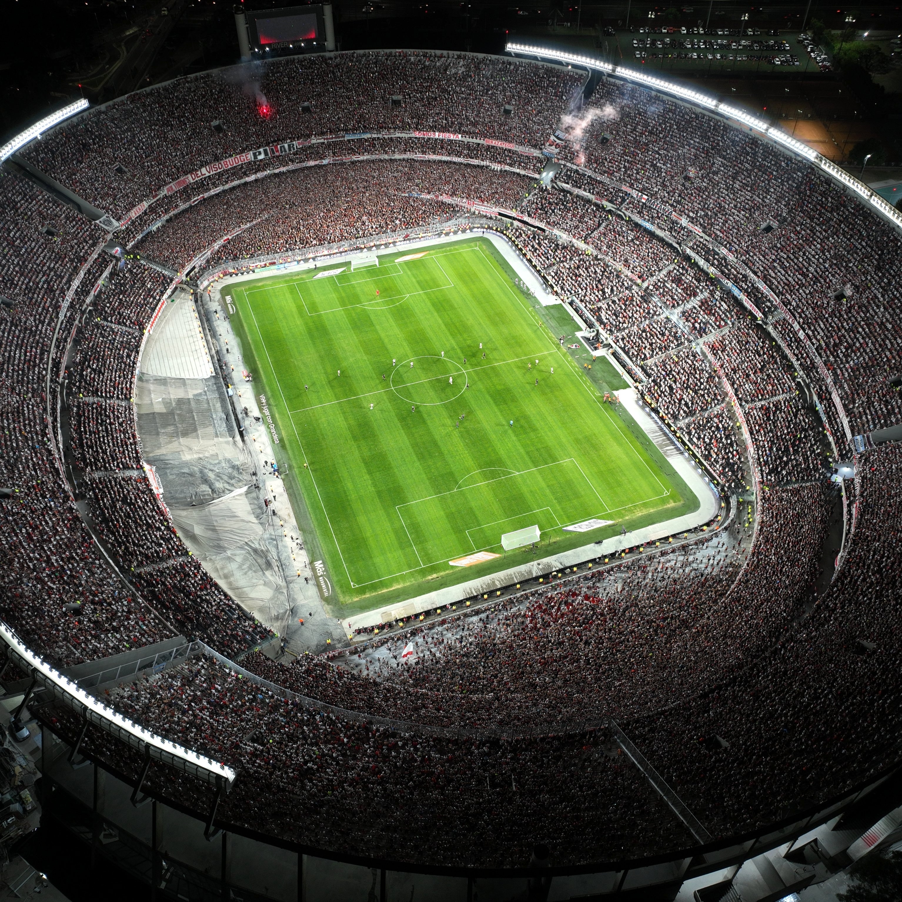 O Universitário do Peru vendeu todos os ingressos para o jogo de hoje  contra o Corinthians, e com isso terá mais de 80 mil torcedores no estádio.  : r/futebol