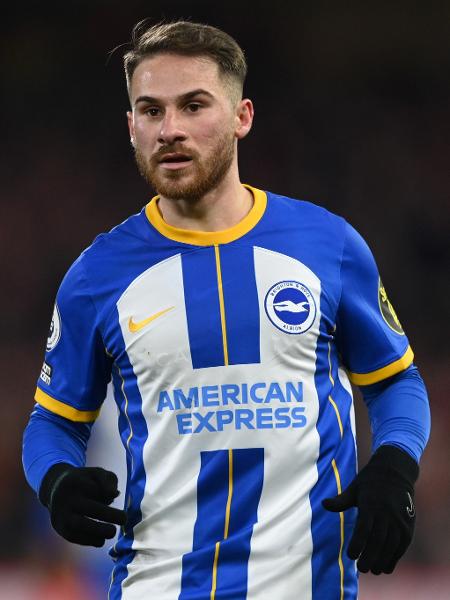 Alexis Mac Allister, jogador do Brighton, em partida pelo Campeonato Inglês. - Gareth Copley/Getty Images