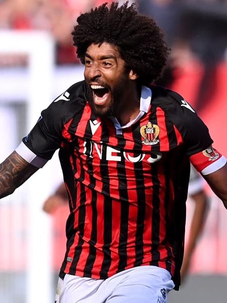 Defesa do Nice, liderada pelo brasileiro Dante, não sofre gols desde meados de setembro