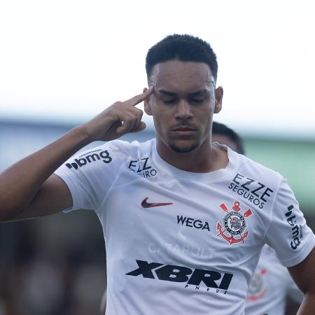 João Pedro comemora gol do Corinthians na Copa São Paulo