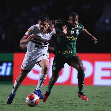 Pablo Maia, do São Paulo, e Caio Paulista, do Palmeiras, no clássico pelo Paulistão