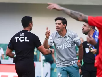 Luís Rosa: Palmeiras abusa das lambanças e perde de pouco do Furacão na Arena Barueri