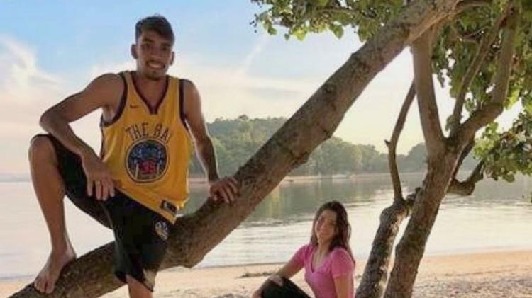 Lucas e sua esposa na Ilha de Paquetá: local onde nasceu, que gerou seu apelido e que é citado nas investigações Lucas e sua esposa na Ilha de Paquetá: local onde nasceu, que gerou seu apelido e que é citado nas investigações
