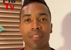 Alex Sandro desembarca no Rio, veste camisa do Flamengo e tem nº revelado - Reprodução/Fla TV