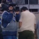 Abel esbarra em cameraman após jogo e reclama: 'Quem tem que desviar é ele'