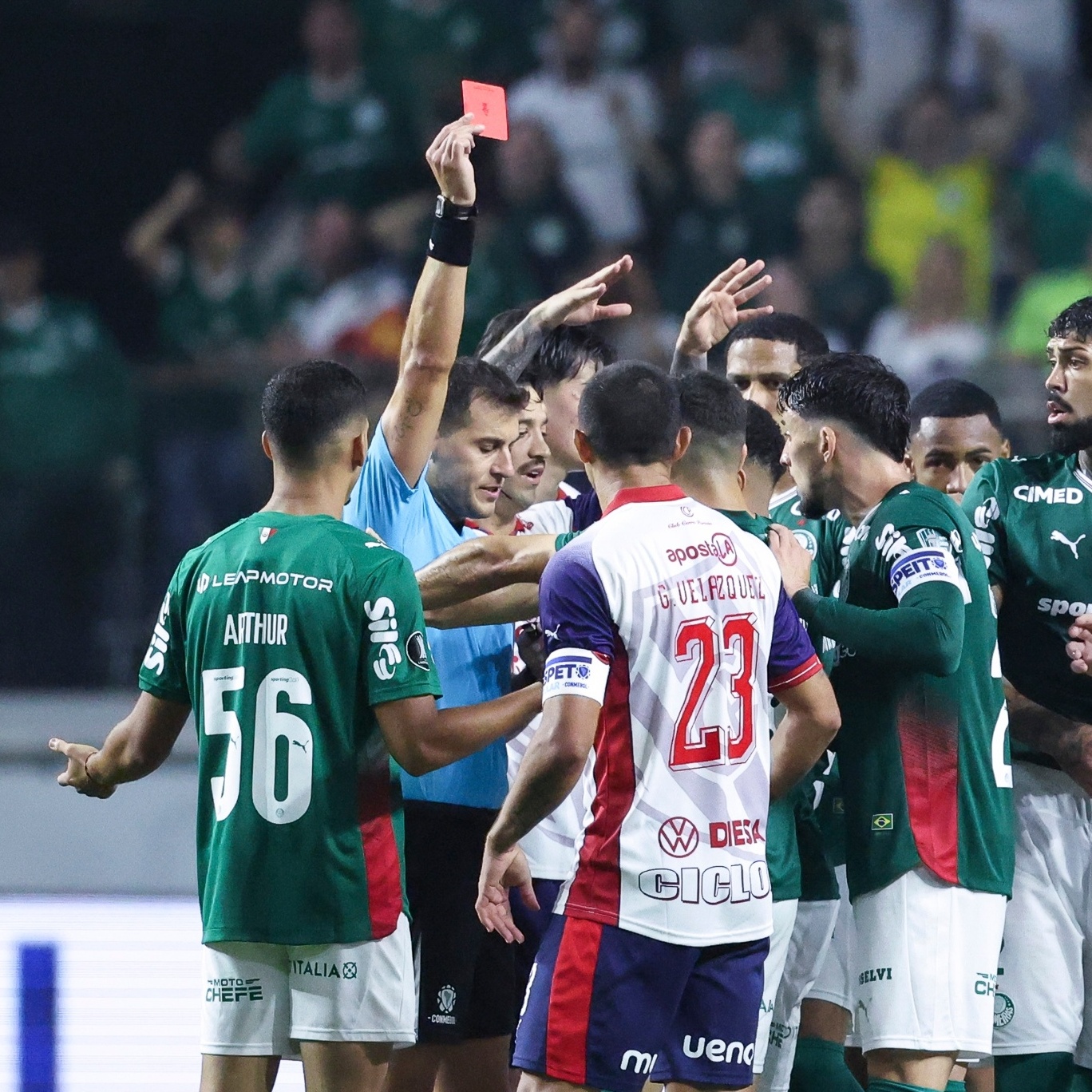Imagem ilustrativa sobre Com um a menos e falha no fim, Palmeiras cede empate ao Cerro Porteño na Libertadores