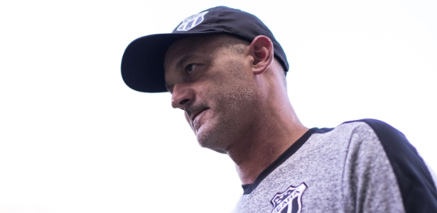 Técnico Lisca deve repetir o Ceará que iniciou o jogo contra o Internacional - Pedro Vale/AGIF