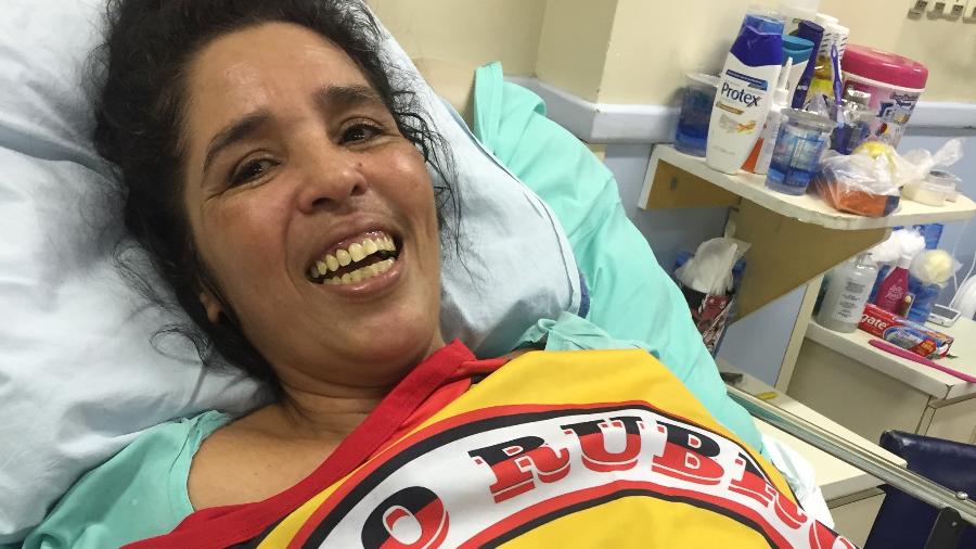 Sônia Souza Lima, torcedora do Flamengo portadora de Esclerose Lateral Amiotrófica (ELA) - Paola Zanon/UOL