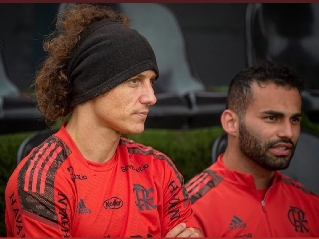 Os craques das tesouras comentam o cabelo de David Luiz