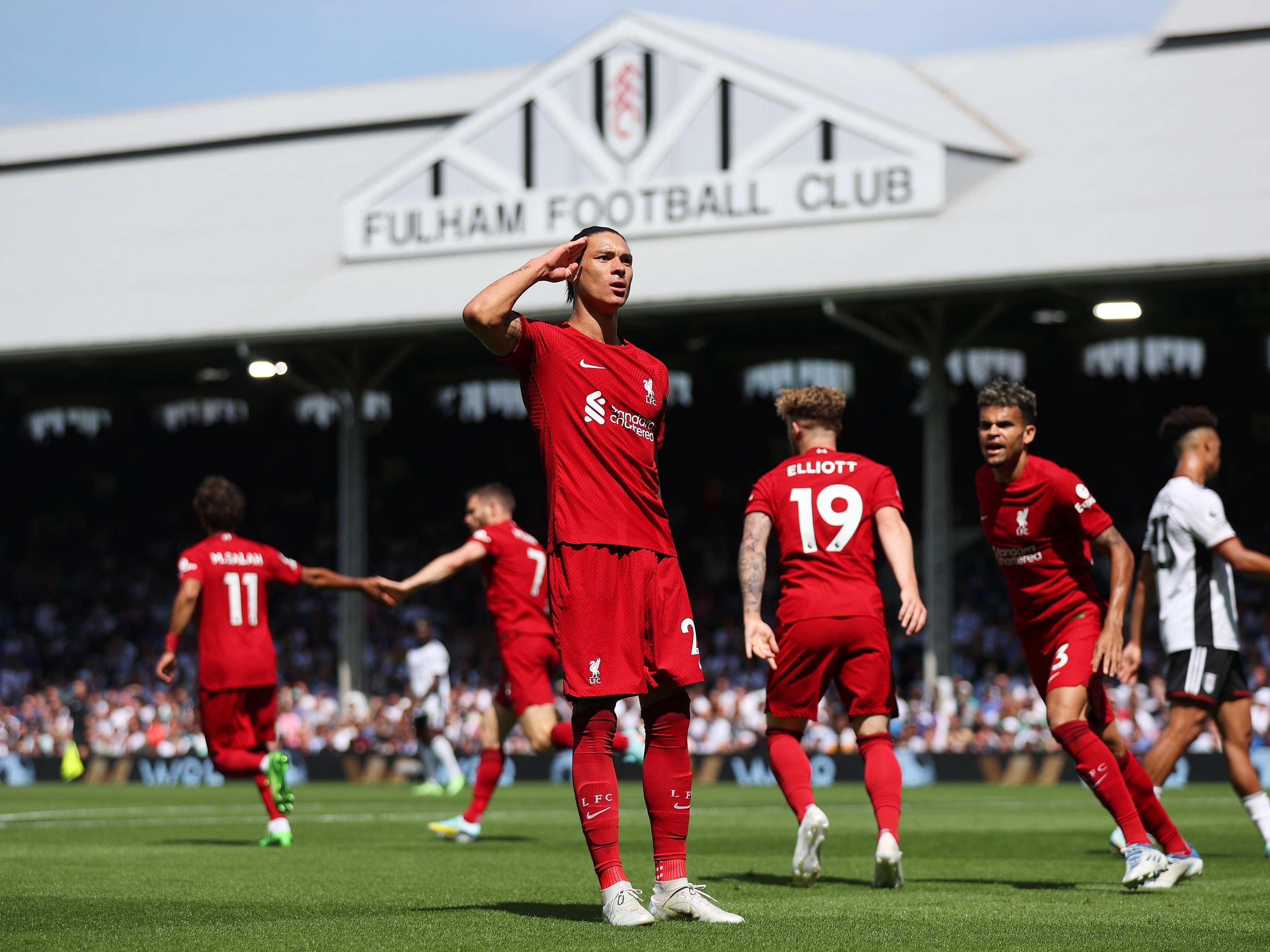 Salah salva Liverpool em empate com Fulham