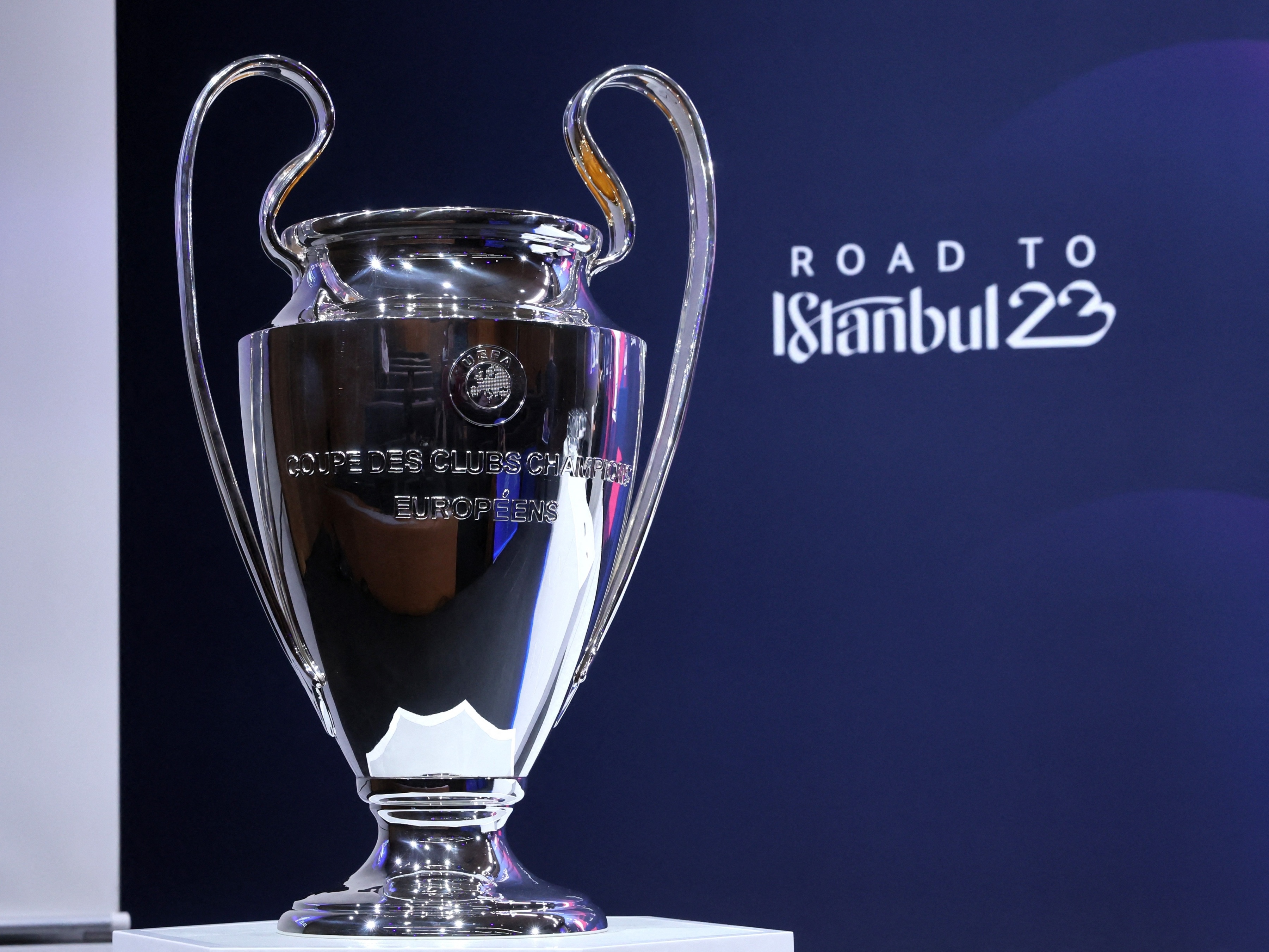 SBTpedia: SBT inicia transmissão exclusiva em TV aberta da temporada 2023/2024  da UEFA Champions League; veja jogos de playoffs da emissora