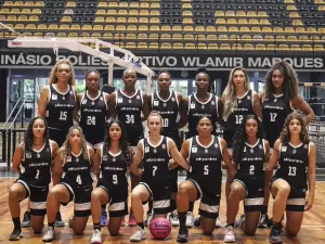 Corinthians fechou com duas empresas para mesmo espaço no basquete feminino