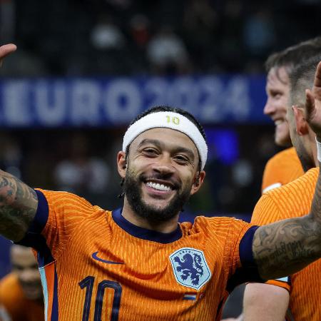 Memphis Depay comemora após vitória da Holanda na Eurocopa 2024