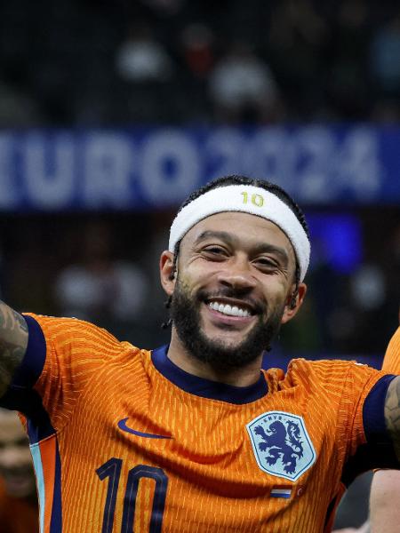 Memphis Depay comemora após vitória da Holanda na Eurocopa 2024