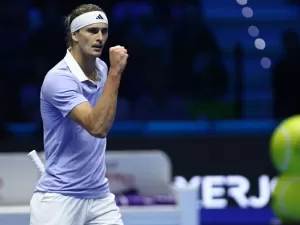 Zverev bate Ruud e abre vantagem no Finals; Alcaraz vence a primeira